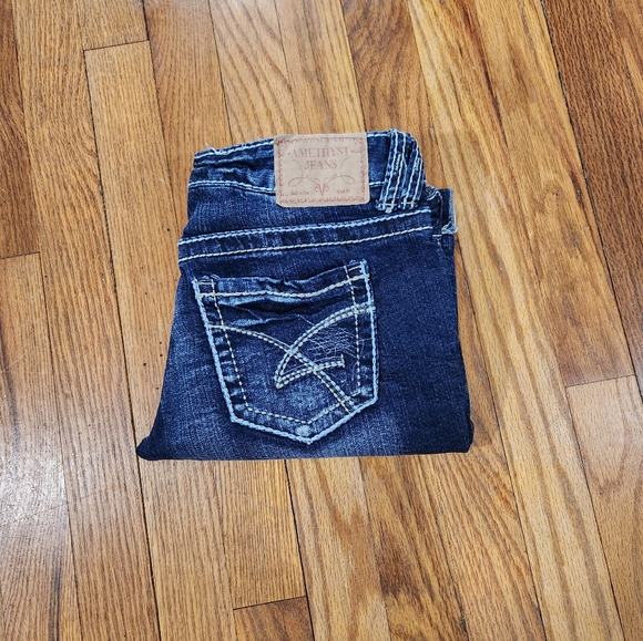 Amethyst jeans size 5 Bermuda Shorts Dark wash Lots of stretch! - Picture 8 of 9